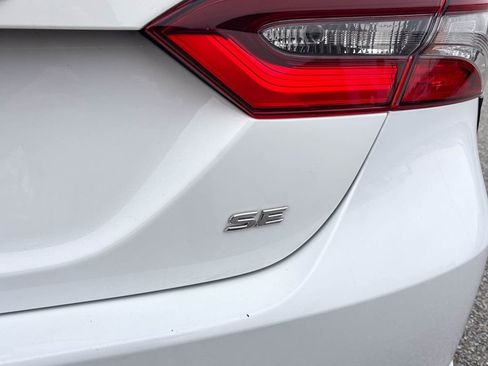 Used 2021 Toyota Camry SE image 12