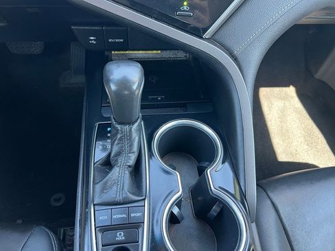 Used 2018 Toyota Camry XSE FWD image 29