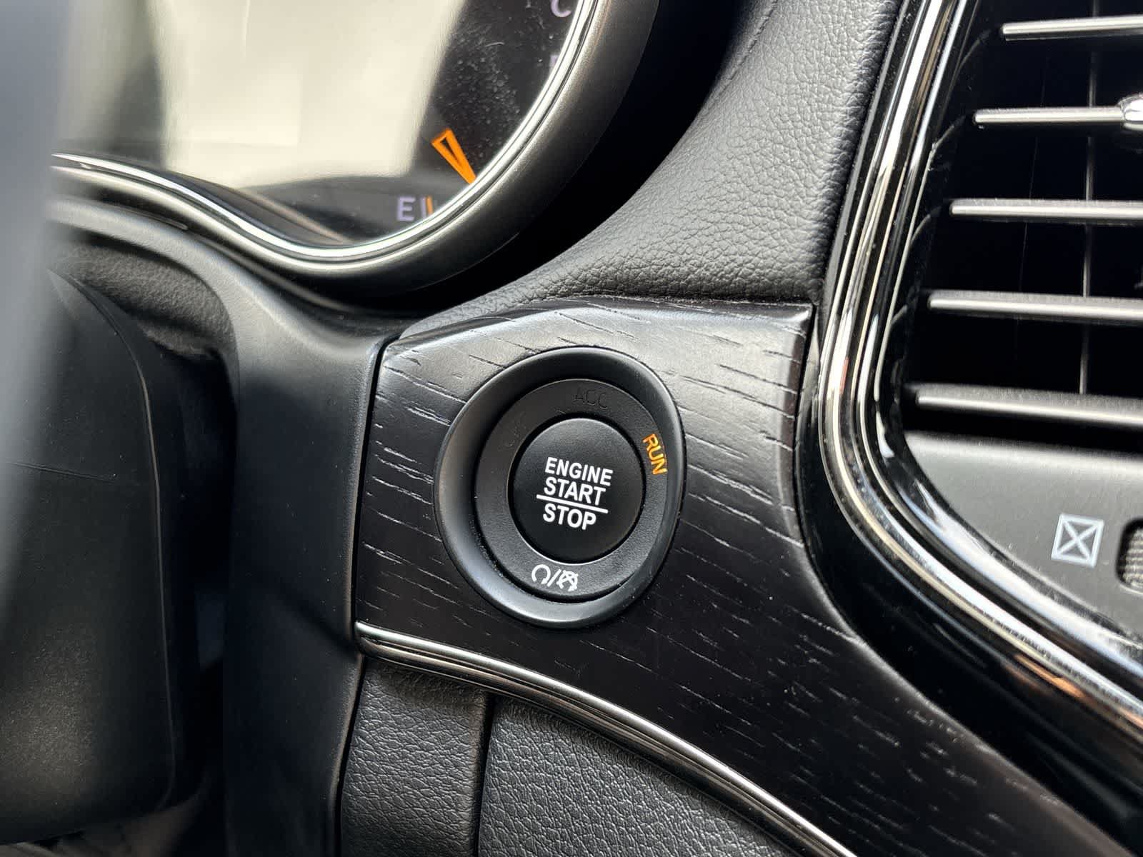 Certified 2019 Jeep Grand Cherokee High Altitude AWD/4WD image 17