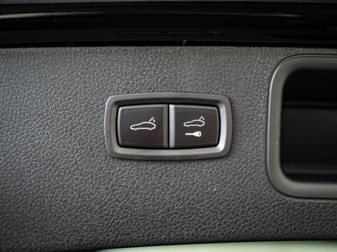 New 2026 Porsche Macan Turbo image 22