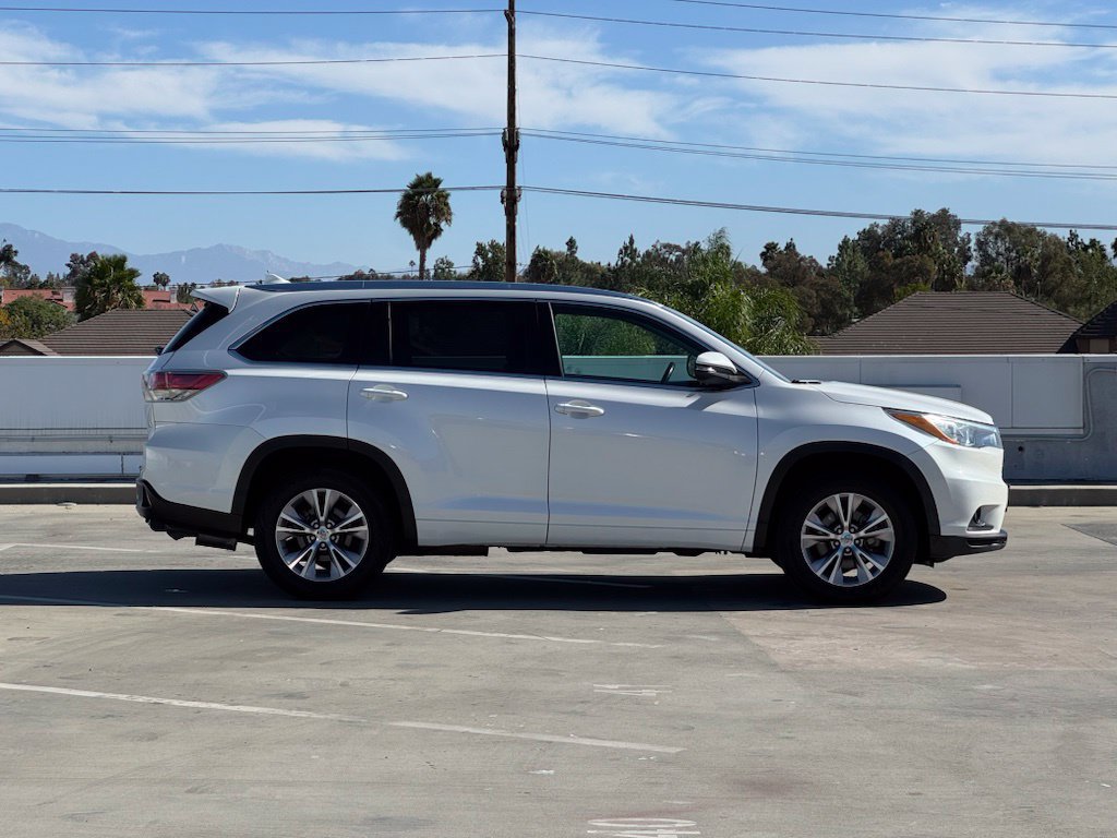 Used 2015 Toyota Highlander XLE FWD image 29