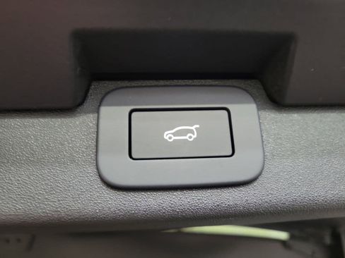 New 2026 Land Rover Discovery Limited Edition image 32