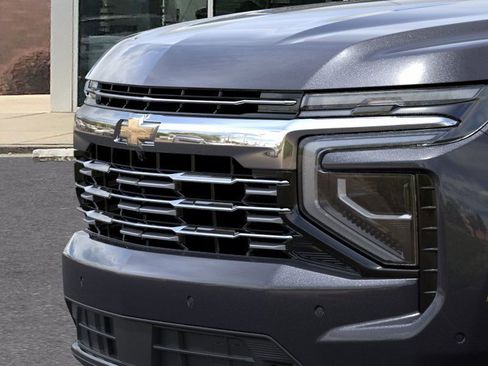 New 2025 Chevrolet Suburban Premier image 37
