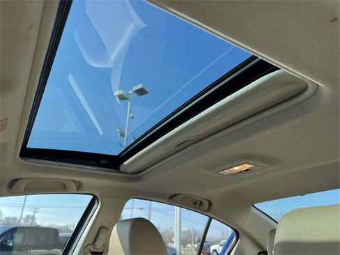 Used 2012 MAZDA MAZDA3 i Grand Touring image 21