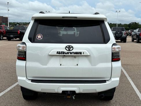 Used 2023 Toyota 4Runner SR5 Premium w/ Moonroof Package RWD image 5