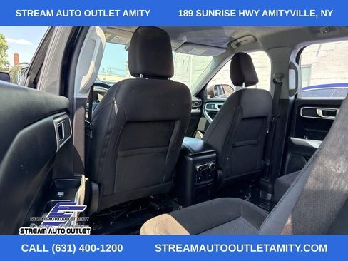Used 2022 Ford Explorer XLT image 30