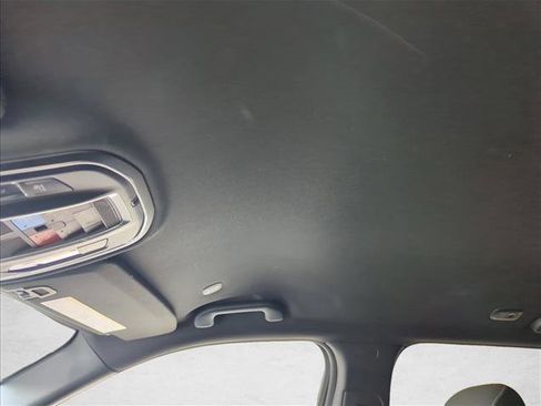 Used 2025 Jeep Grand Cherokee Laredo w/ Luxury Tech Group I RWD image 16