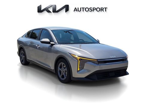 Certified 2025 Kia K4 FWD image 3