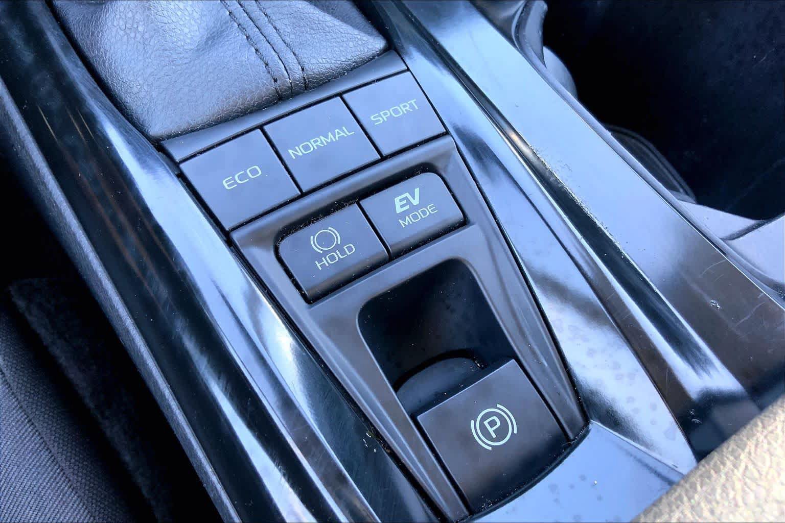 Used 2025 Toyota Camry LE FWD image 35