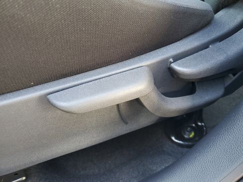 Certified 2024 Nissan Kicks SV image 9