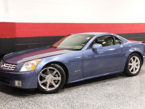 Used 2005 Cadillac XLR RWD image 17