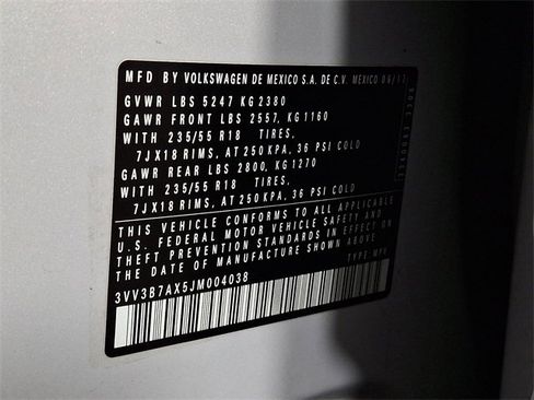 Used 2018 Volkswagen Tiguan SEL image 27