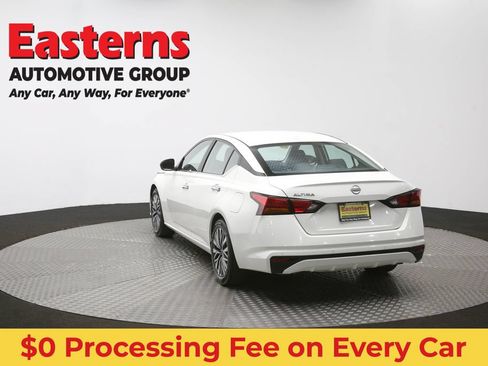 Used 2025 Nissan Altima 2.5 SV FWD image 65