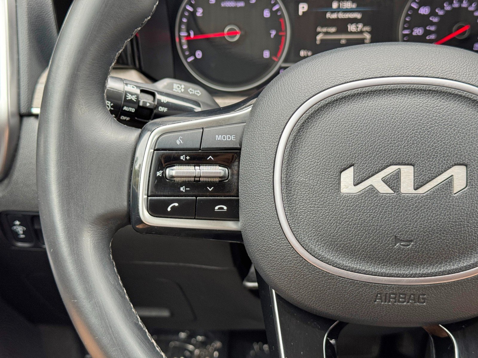 Used 2022 Kia Sorento EX w/ Panoramic Sunroof Package FWD image 20