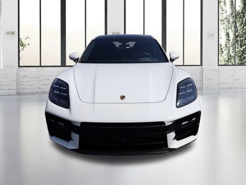 Used 2025 Porsche Panamera RWD image 8