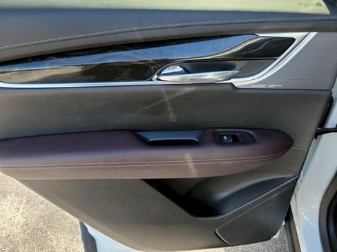 Used 2023 Cadillac XT6 Premium Luxury FWD image 16
