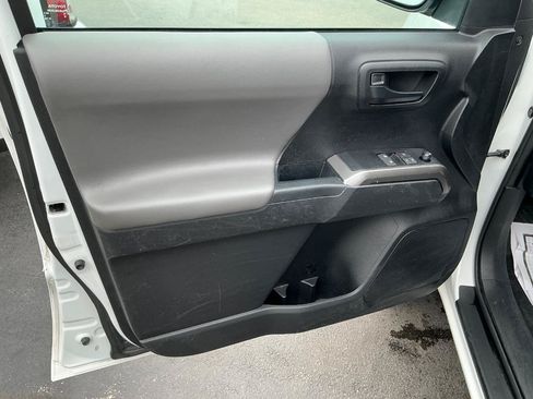 Used 2021 Toyota Tacoma SR5 w/ Technology Package RWD image 7