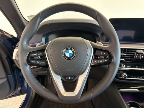 Used 2022 BMW 530i xDrive w/ Premium Package AWD/4WD image 11
