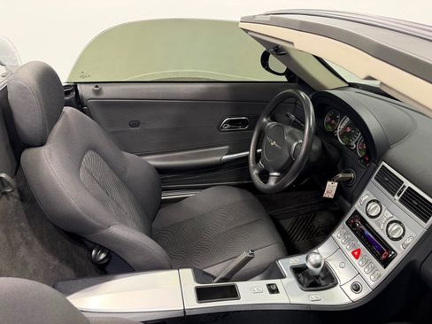 Used 2005 Chrysler Crossfire Convertible image 37
