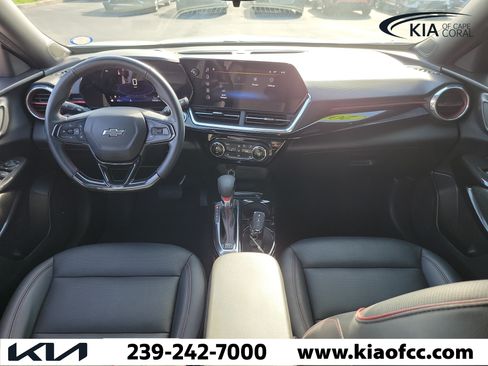 Used 2024 Chevrolet Trax RS w/ Sunroof Package FWD image 15