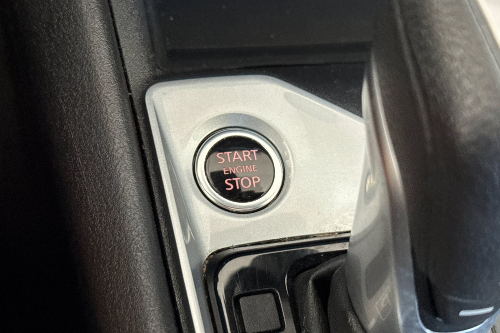 Used 2025 Nissan Altima 2.5 SV FWD image 17