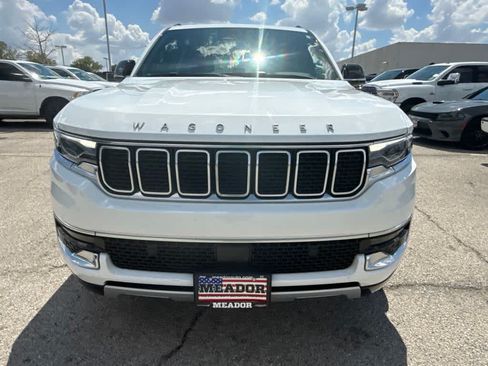 Used 2024 Jeep Wagoneer L Series II RWD image 8