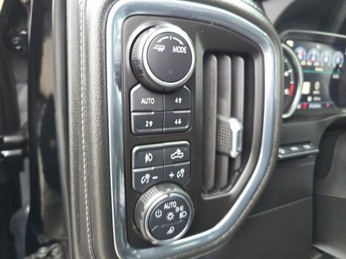 Used 2022 Chevrolet Silverado 2500 LTZ w/ LTZ Convenience Package image 16