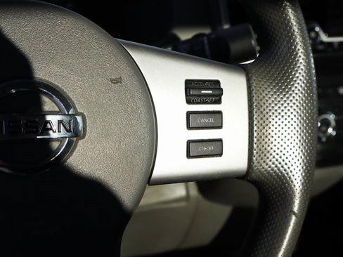 Used 2018 Nissan Frontier S image 27