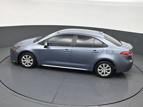 Used 2025 Toyota Corolla LE FWD image 12