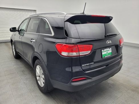 Used 2016 Kia Sorento LX image 5