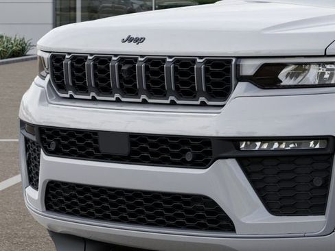 New 2026 Jeep Grand Cherokee L Limited AWD/4WD image 11