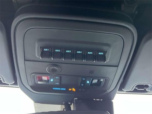 Used 2024 Ford Bronco Badlands image 36