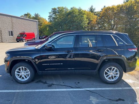 New 2025 Jeep Grand Cherokee Laredo X image 4