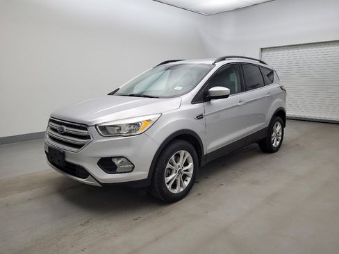Used 2018 Ford Escape SE image 2