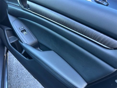 Used 2019 Honda Accord EX image 20