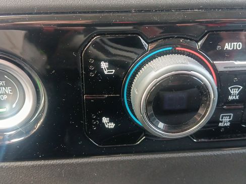 Used 2024 Chevrolet Silverado 1500 LT image 14