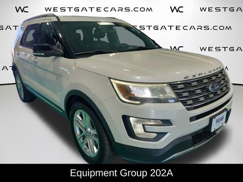 Used 2017 Ford Explorer XLT w/ Equipment Group 202A image 2
