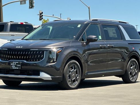 New 2026 Kia Carnival EX FWD image 8