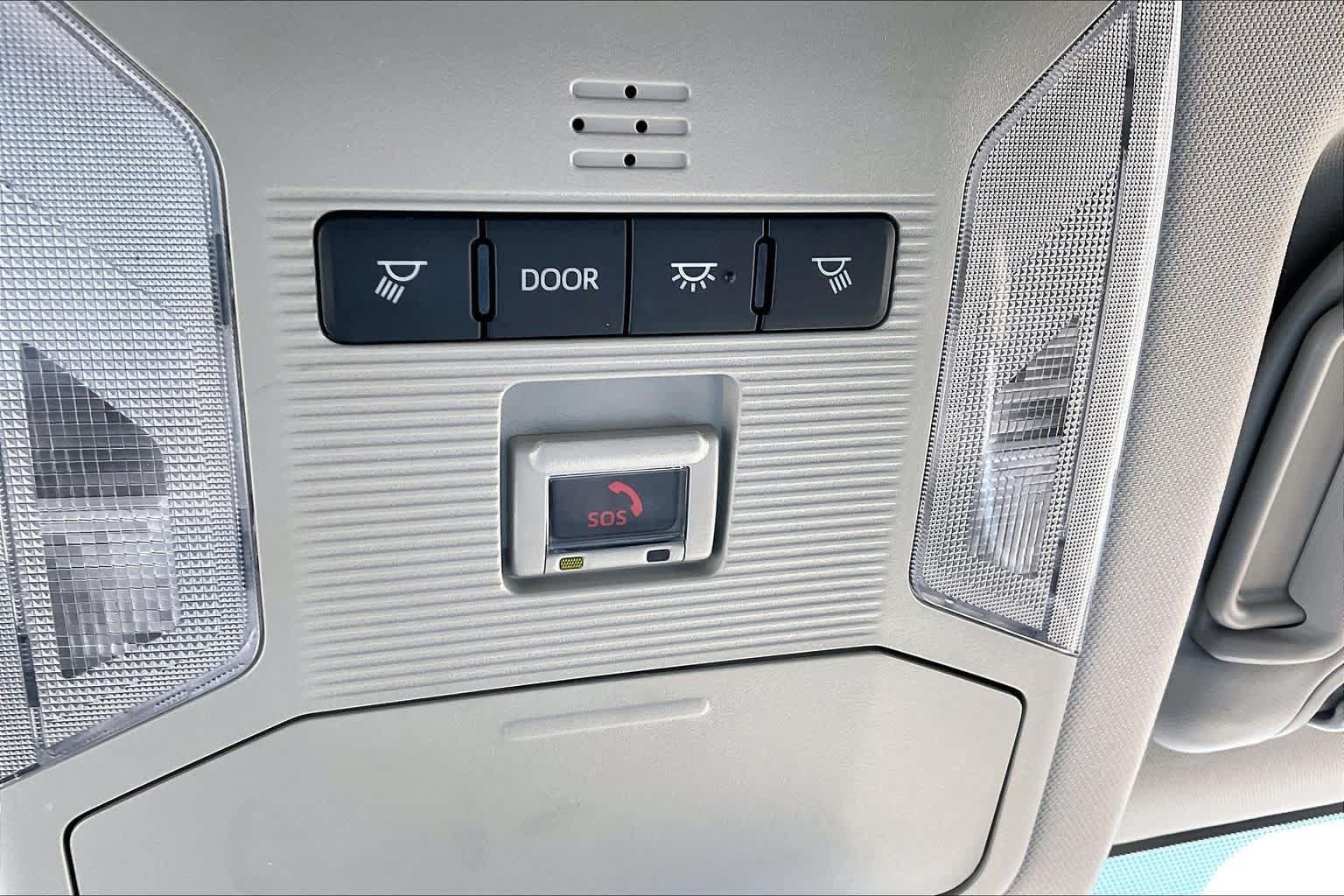 Used 2025 Toyota RAV4 XLE FWD image 33