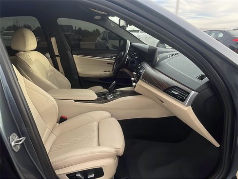 Used 2022 BMW 540i w/ M Sport Package image 14