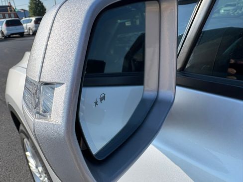 Used 2020 Chevrolet Blazer LT FWD image 11