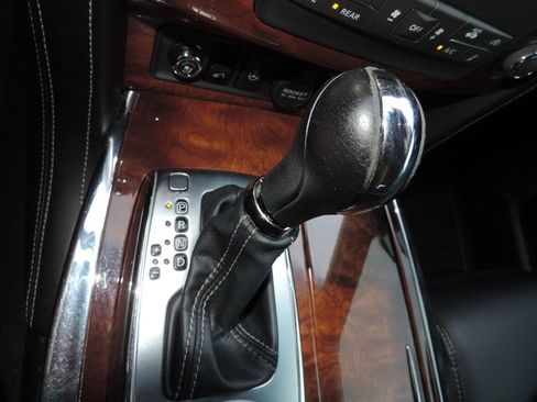 Used 2017 INFINITI QX80 2WD w/ Deluxe Technology Package image 29