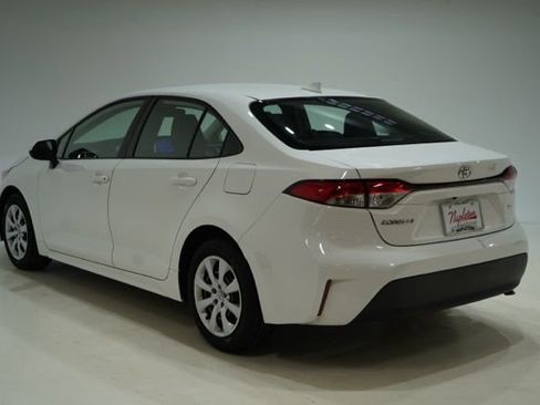 Used 2025 Toyota Corolla LE image 7