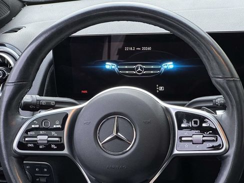 Used 2023 Mercedes-Benz GLB 250 4MATIC image 19