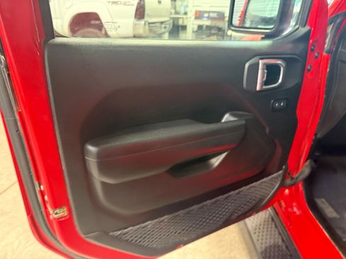 Used 2024 Jeep Wrangler Unlimited Sport w/ Convenience Group image 32