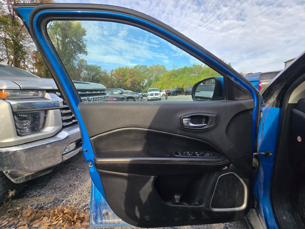 Used 2020 Jeep Compass Limited AWD/4WD image 27