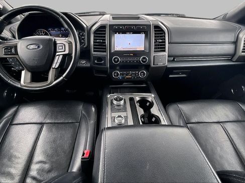 Used 2019 Ford Expedition XLT w/ Equipment Group 202A AWD/4WD image 15