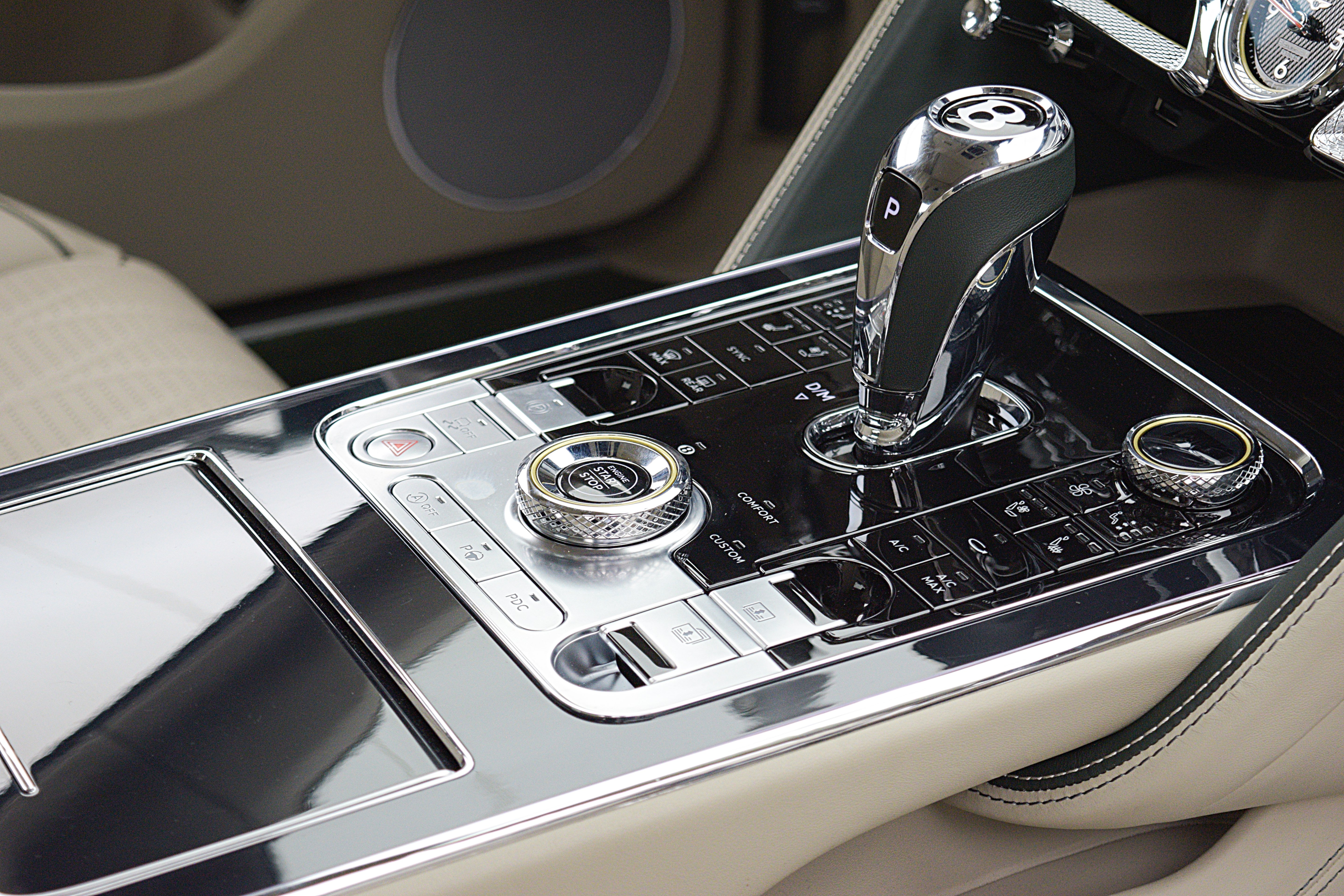 Certified 2022 Bentley Flying Spur V8 AWD/4WD image 24