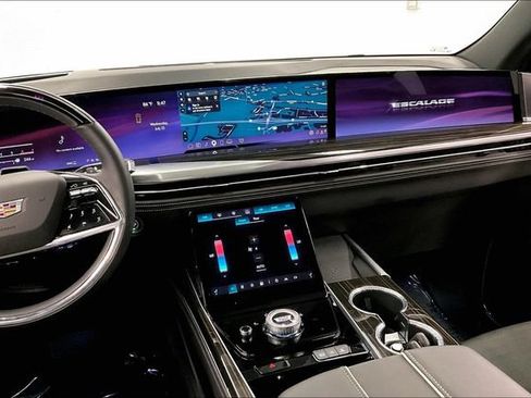 Used 2025 Cadillac Escalade ESV Premium Luxury AWD/4WD image 7