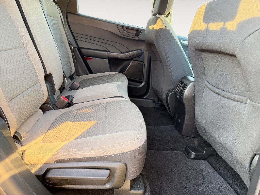 Used 2022 Ford Escape SE FWD image 23